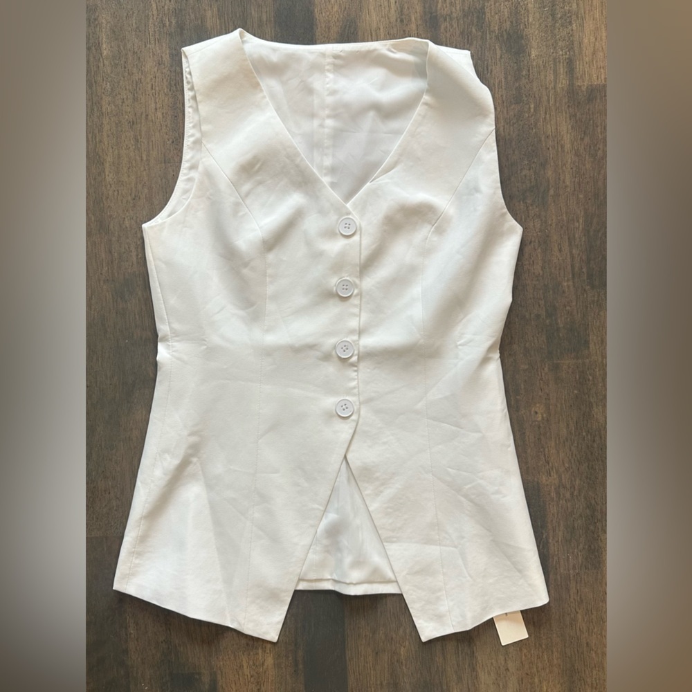 Commense White Sleeveless Button Front Vest